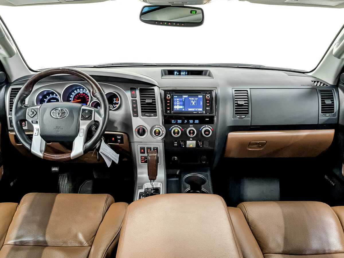Toyota Sequoia с пробегом — 2013 год. Фото: #13