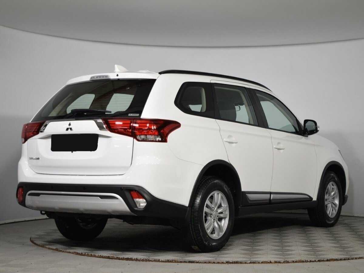 Mitsubishi Outlander с пробегом — 2022 год. Фото: #3
