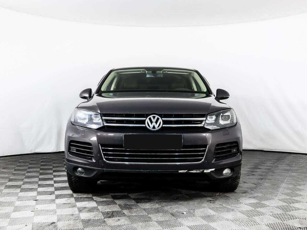 Volkswagen Touareg с пробегом — 2011 год. Фото: #1