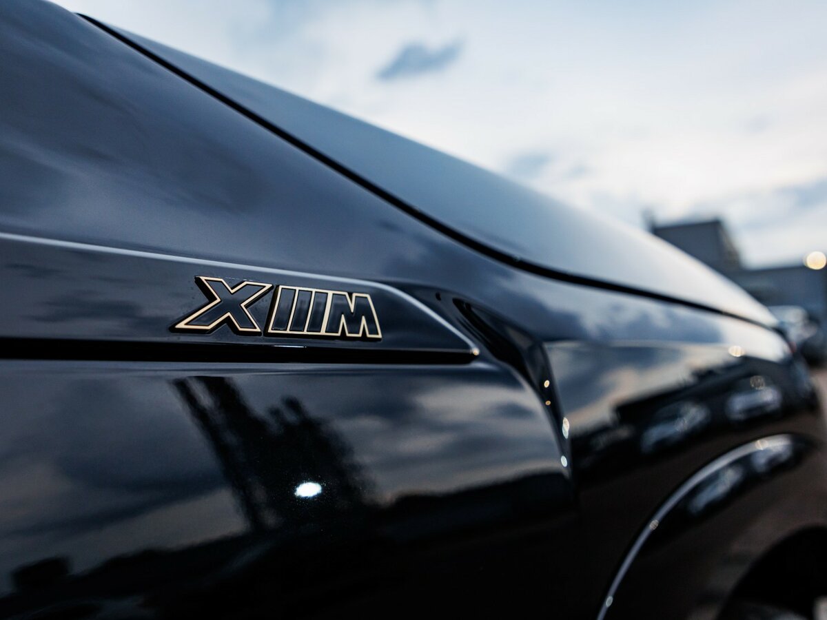 BMW XM с пробегом — 2023 год. Фото: #9