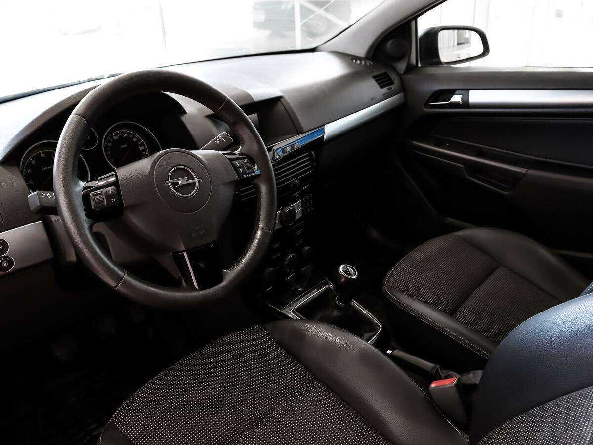Opel Astra с пробегом — 2008 год. Фото: #8