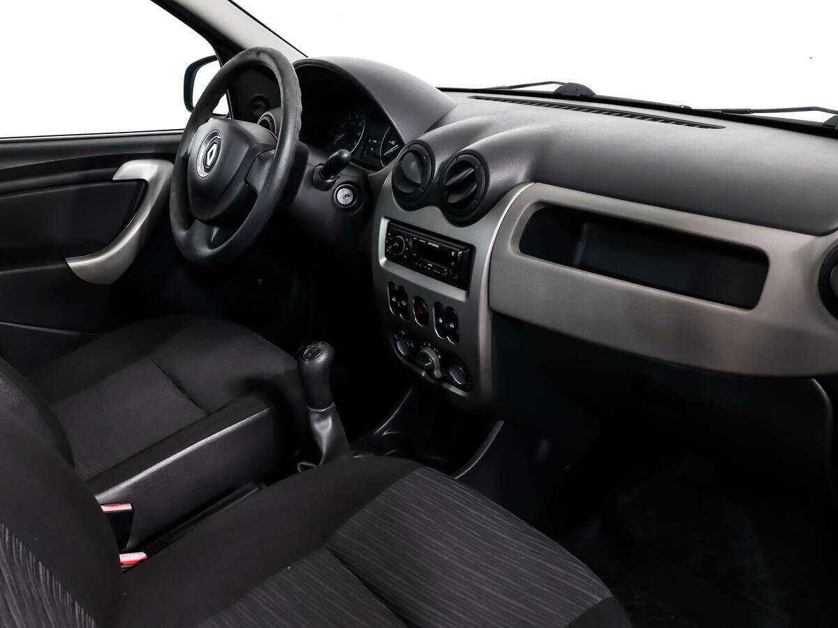 Renault Logan с пробегом — 2011 год. Фото: #10
