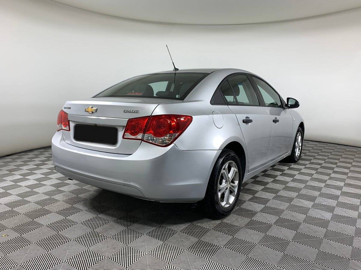 Chevrolet Cruze с пробегом — 2012 год. Фото: #4