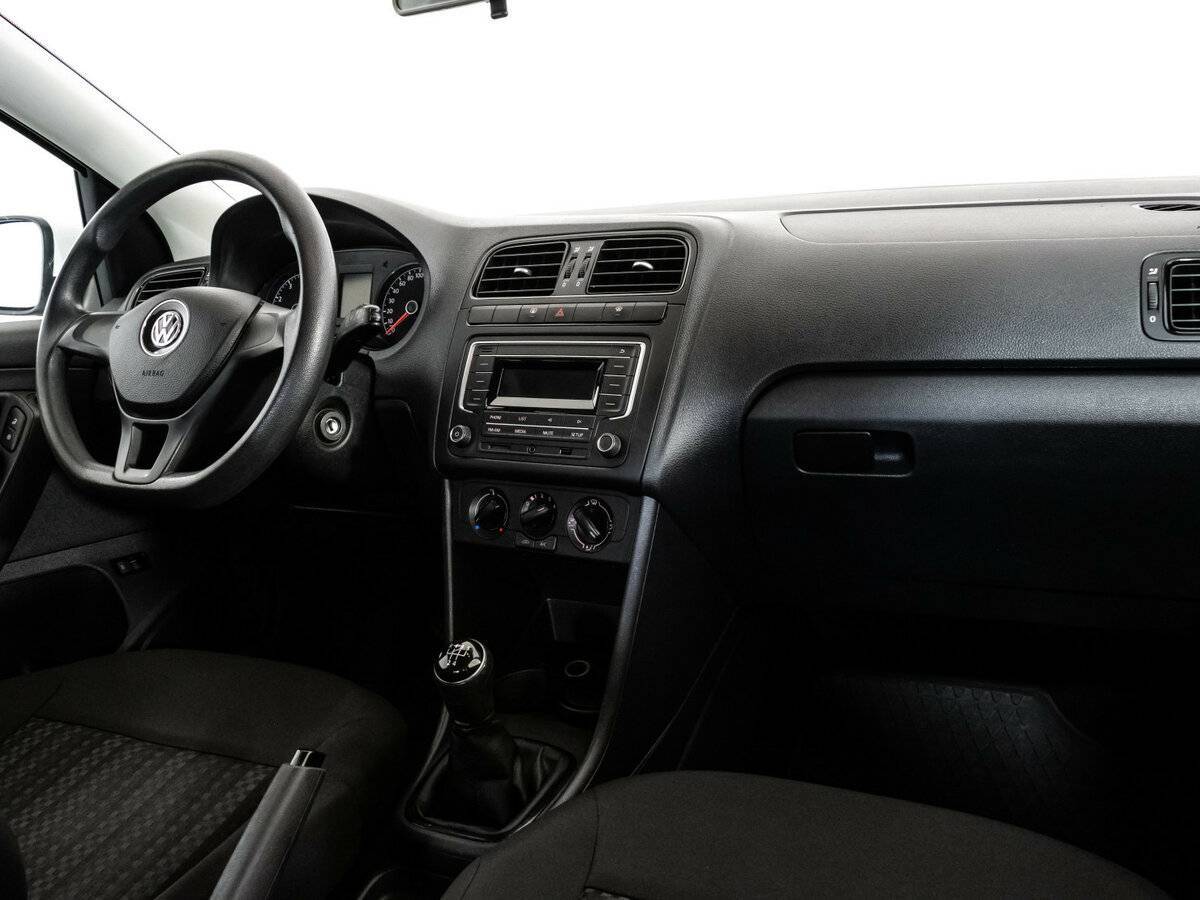 Volkswagen Polo с пробегом — 2017 год. Фото: #8