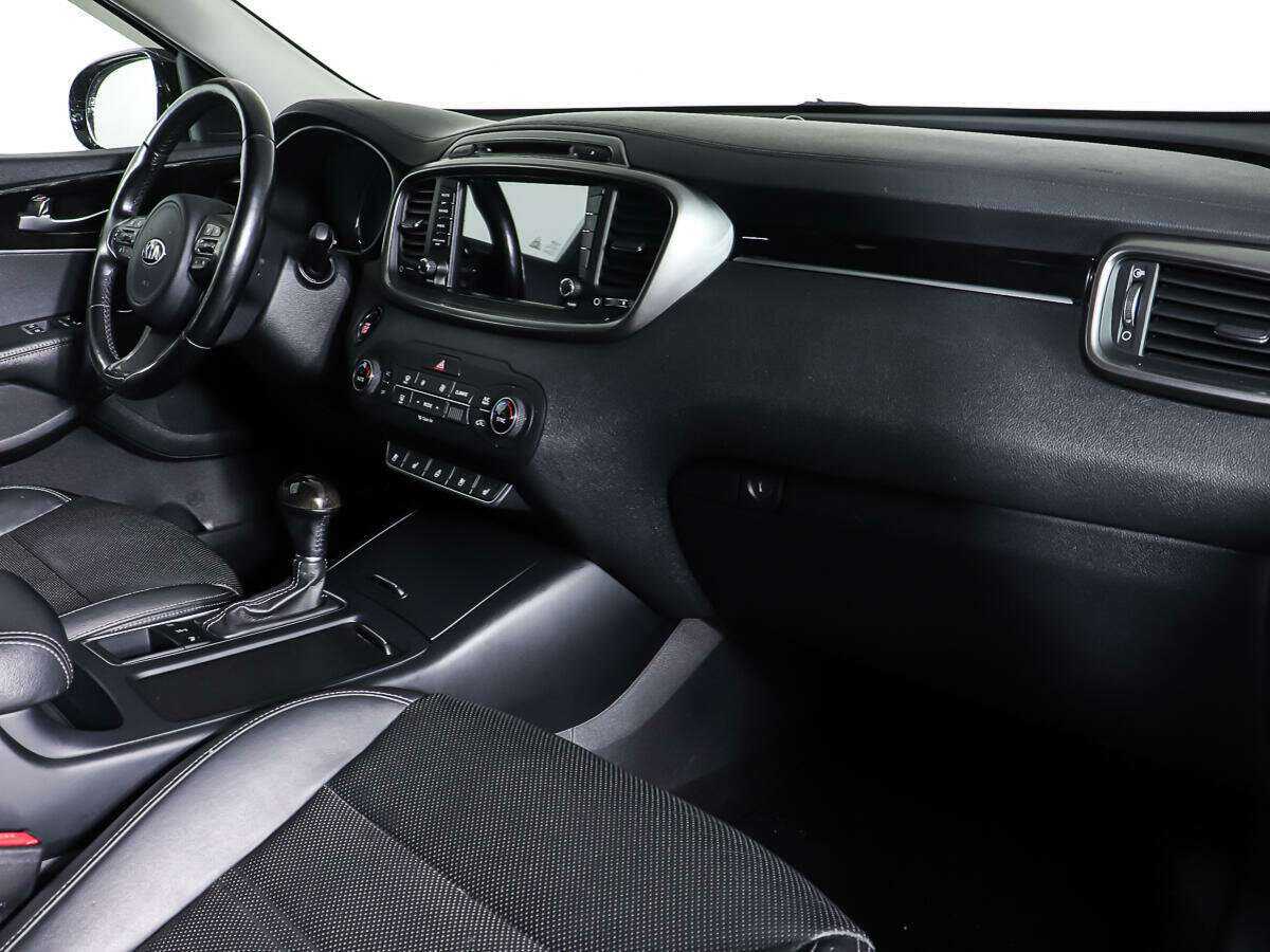 Kia Sorento с пробегом — 2015 год. Фото: #7