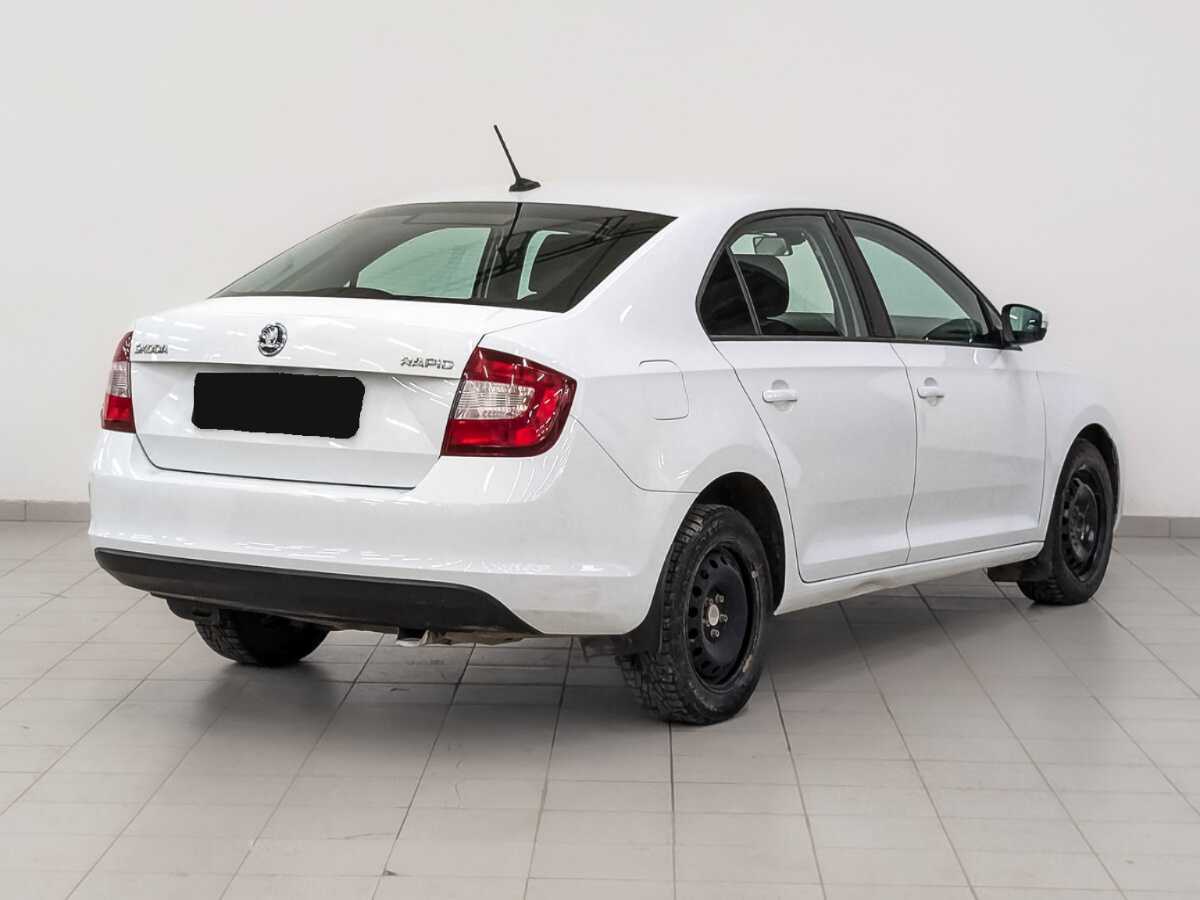 Skoda Rapid с пробегом — 2017 год. Фото: #4