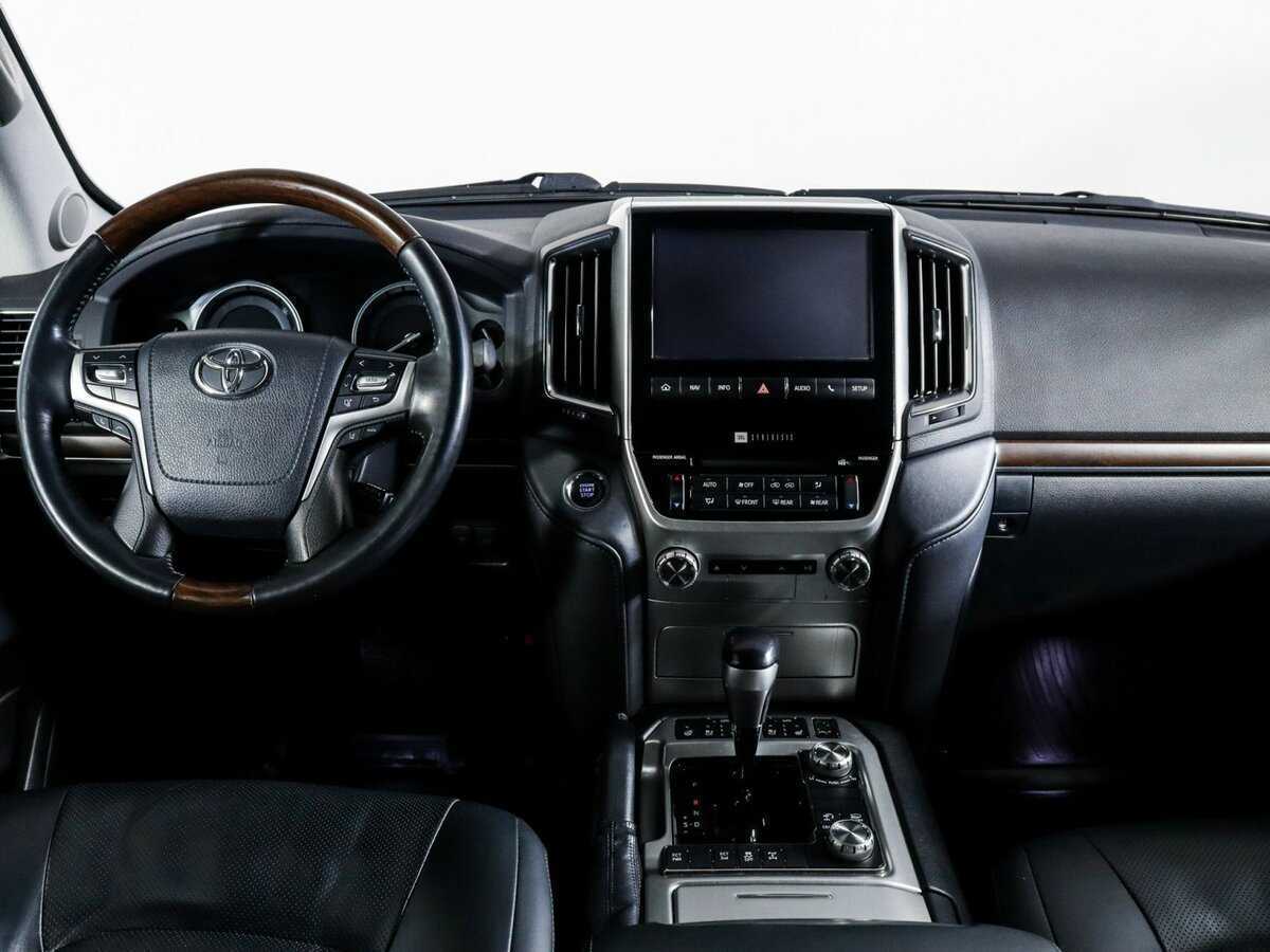 Toyota Land Cruiser с пробегом — 2016 год. Фото: #11