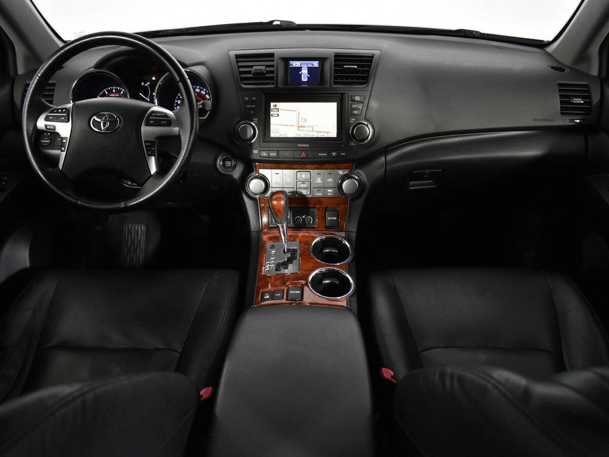Toyota Highlander с пробегом — 2013 год. Фото: #10