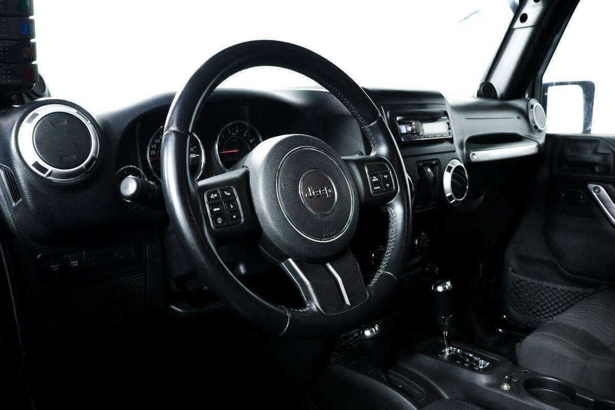 Jeep Wrangler с пробегом — 2012 год. Фото: #10