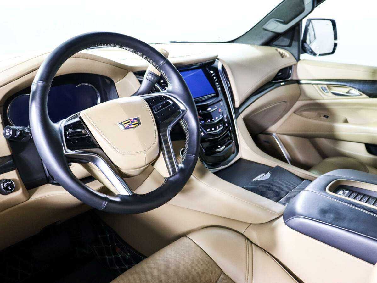 Cadillac Escalade с пробегом — 2018 год. Фото: #13