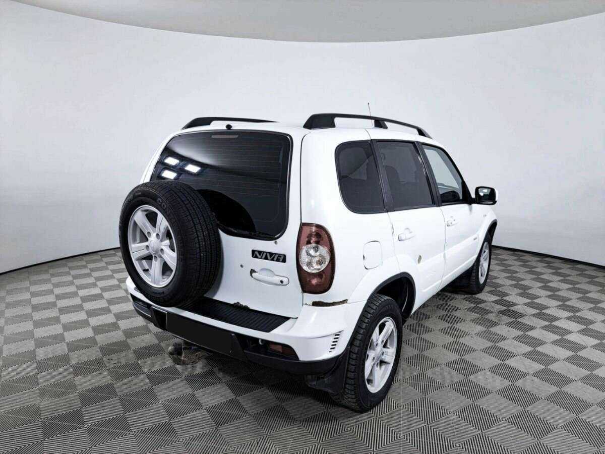 Chevrolet Niva с пробегом — 2013 год. Фото: #4
