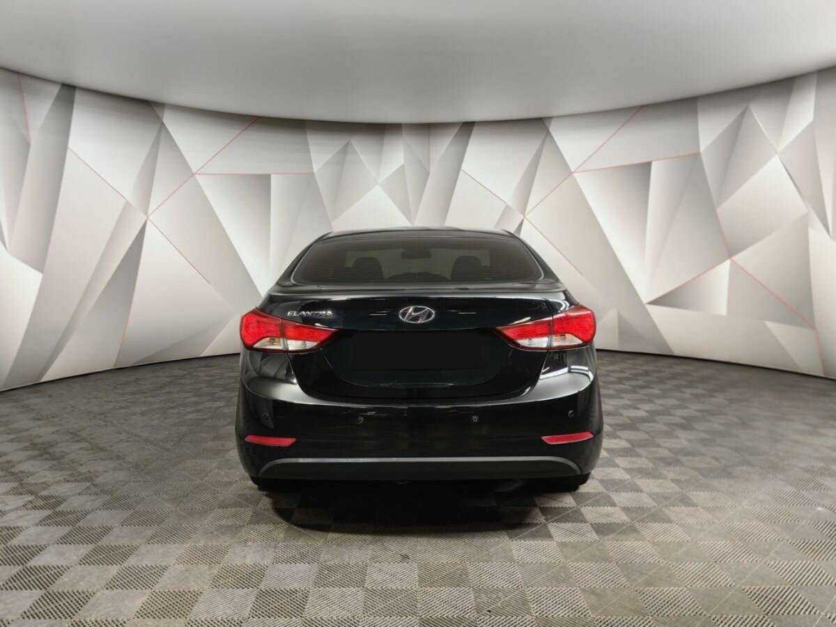 Hyundai Elantra с пробегом — 2015 год. Фото: #7