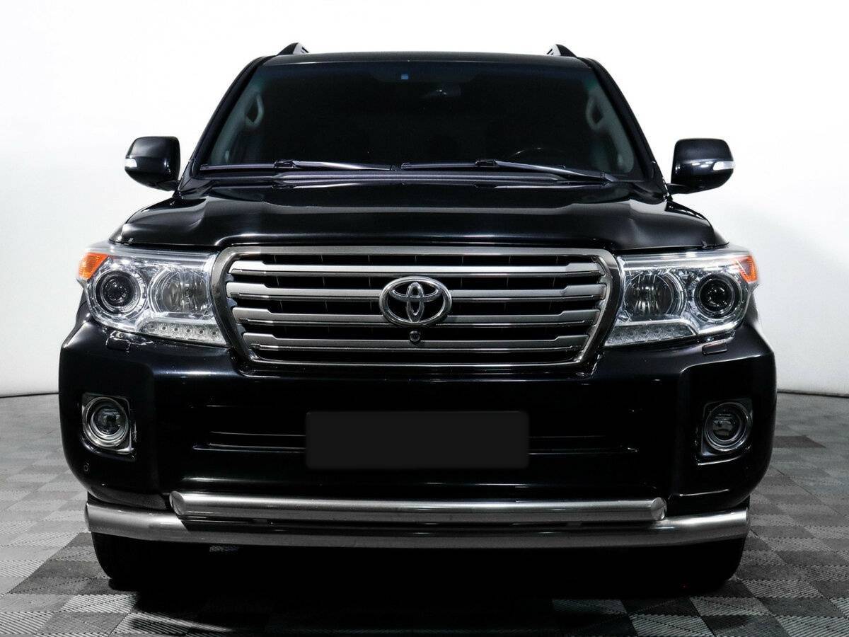 Toyota Land Cruiser с пробегом — 2013 год. Фото: #1