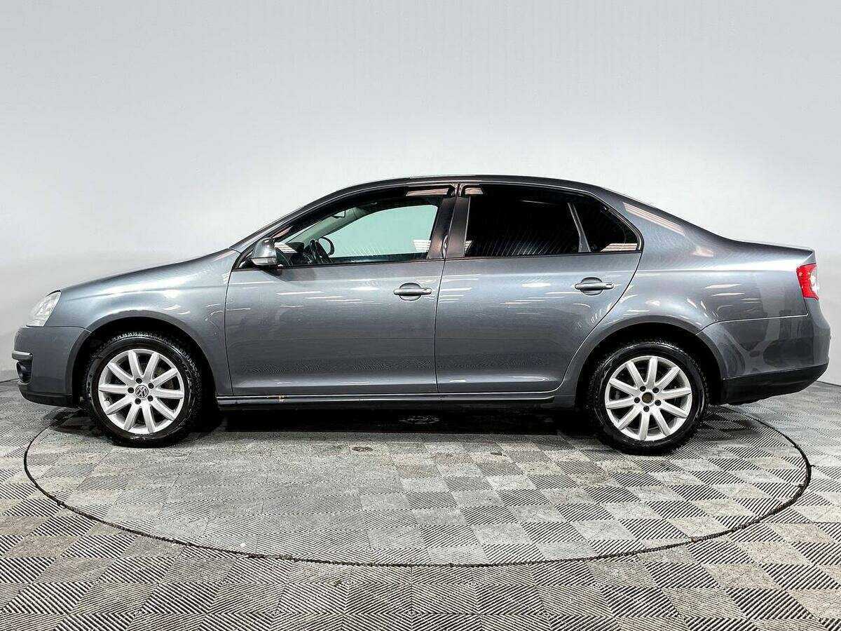 Volkswagen Jetta с пробегом — 2009 год. Фото: #7
