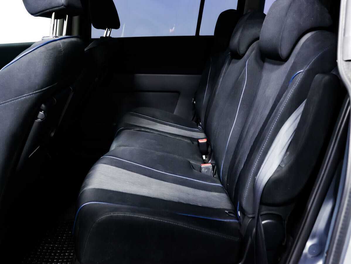Mazda 5 с пробегом — 2012 год. Фото: #9