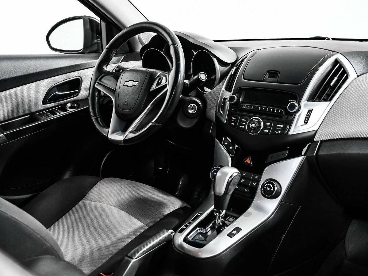 Chevrolet Cruze с пробегом — 2013 год. Фото: #8