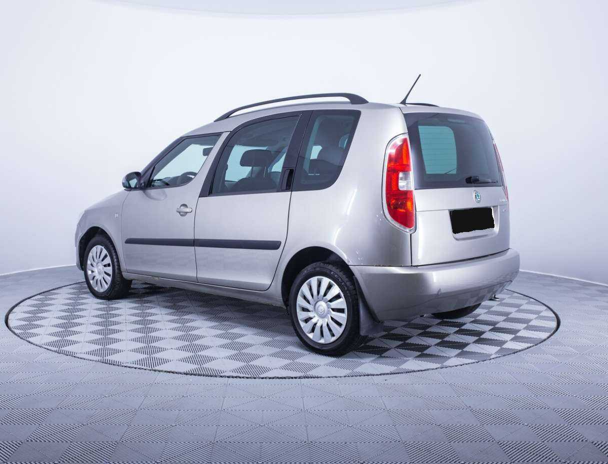 Skoda Roomster с пробегом — 2011 год. Фото: #6