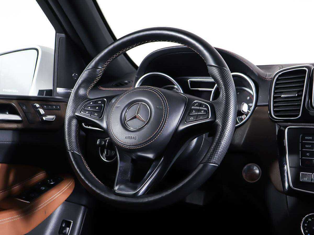 Mercedes-Benz GLE с пробегом — 2015 год. Фото: #14
