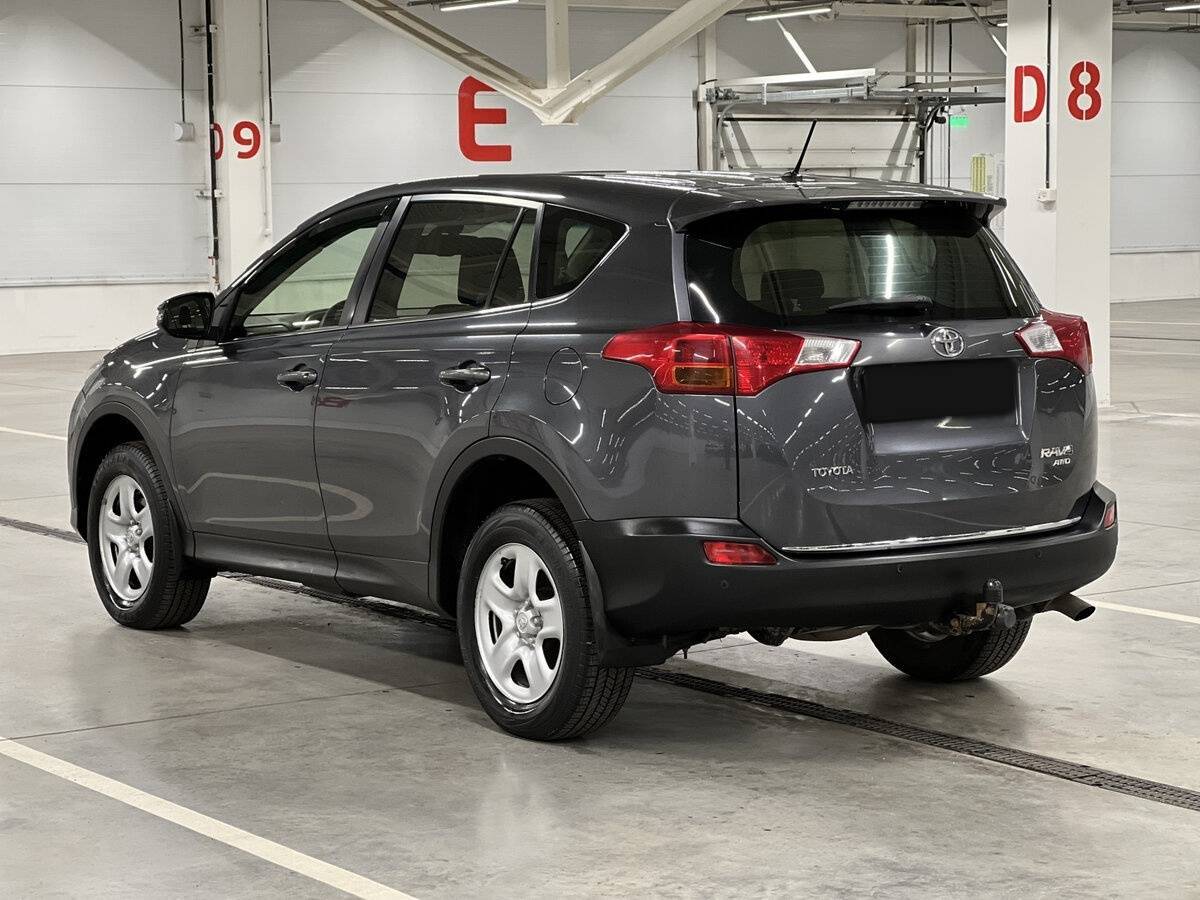 Toyota RAV4 с пробегом — 2013 год. Фото: #6