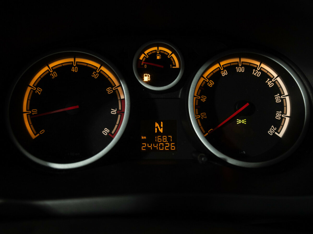 Opel Corsa с пробегом — 2007 год. Фото: #11