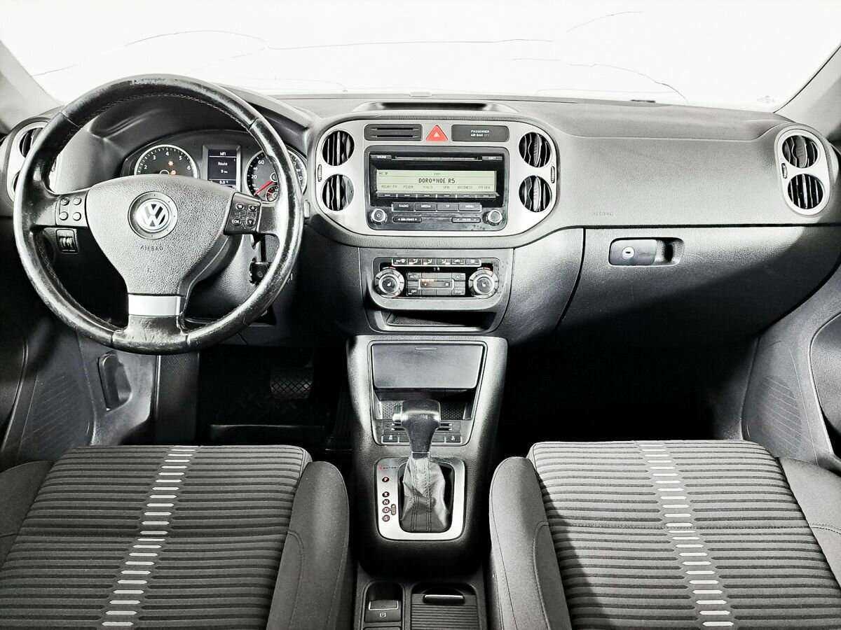 Volkswagen Tiguan с пробегом — 2010 год. Фото: #11