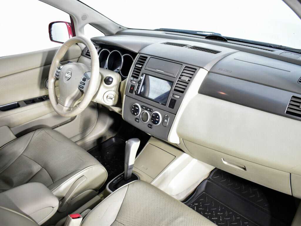 Nissan Tiida с пробегом — 2008 год. Фото: #10