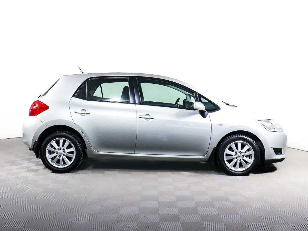 Toyota Auris с пробегом — 2007 год. Фото: #3