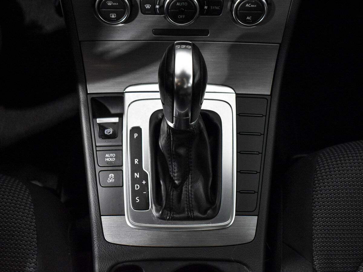 Volkswagen Passat с пробегом — 2012 год. Фото: #9