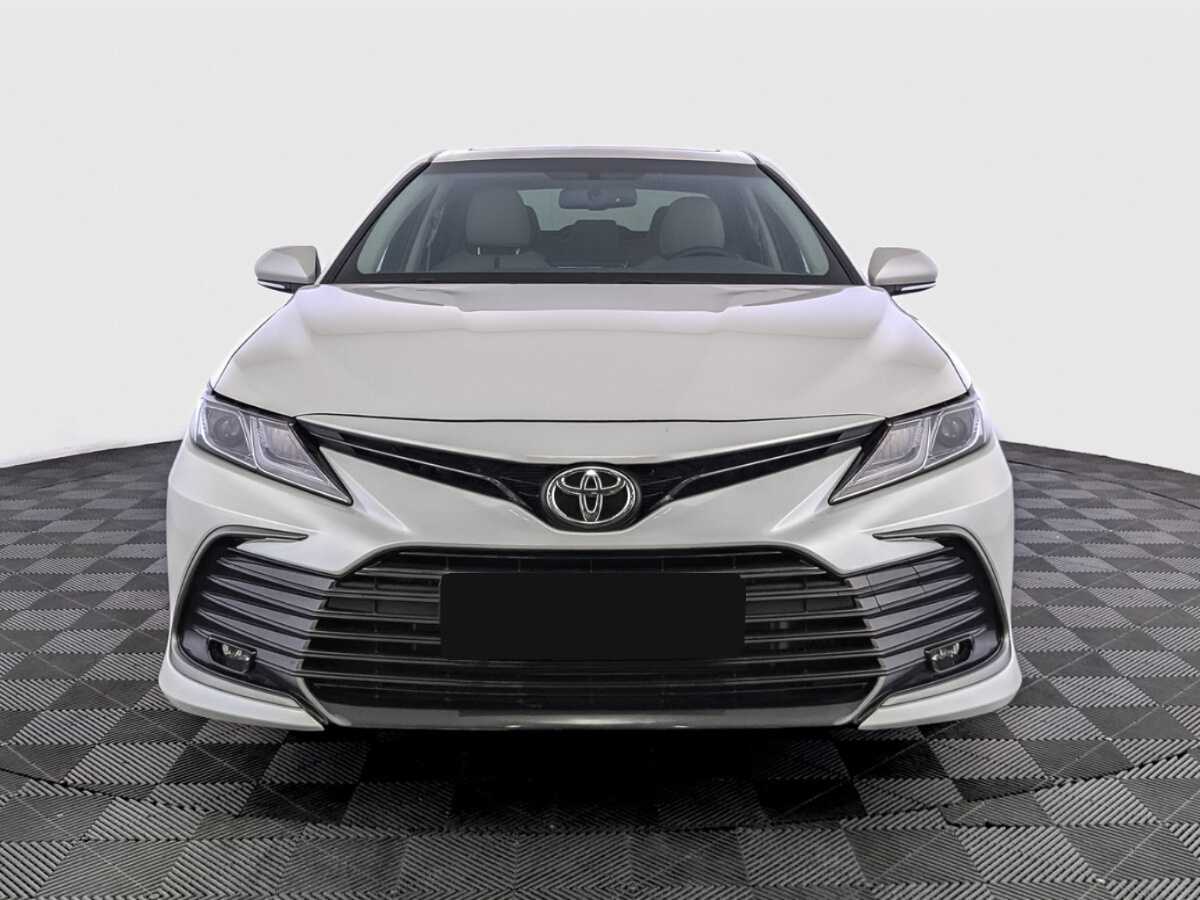 Toyota Camry с пробегом — 2022 год. Фото: #1