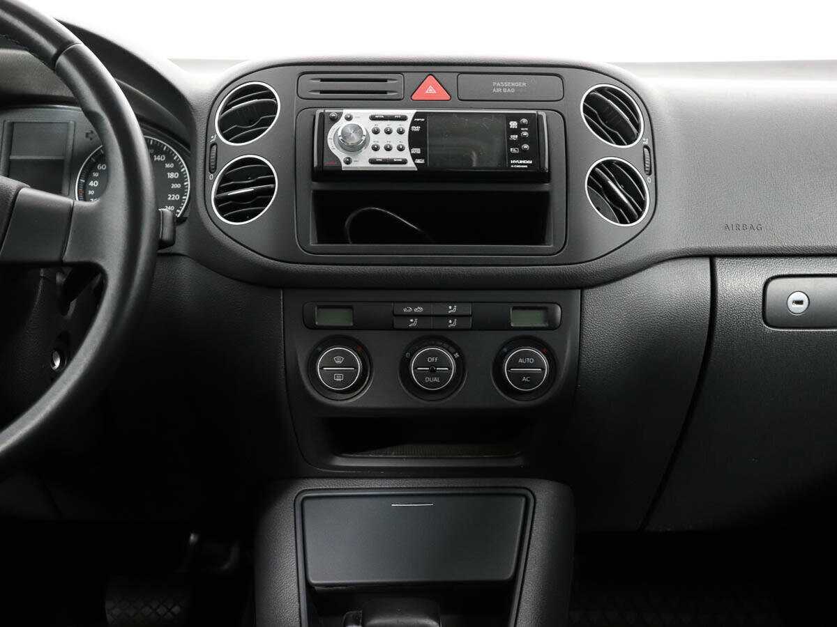 Volkswagen Golf Plus с пробегом — 2008 год. Фото: #13
