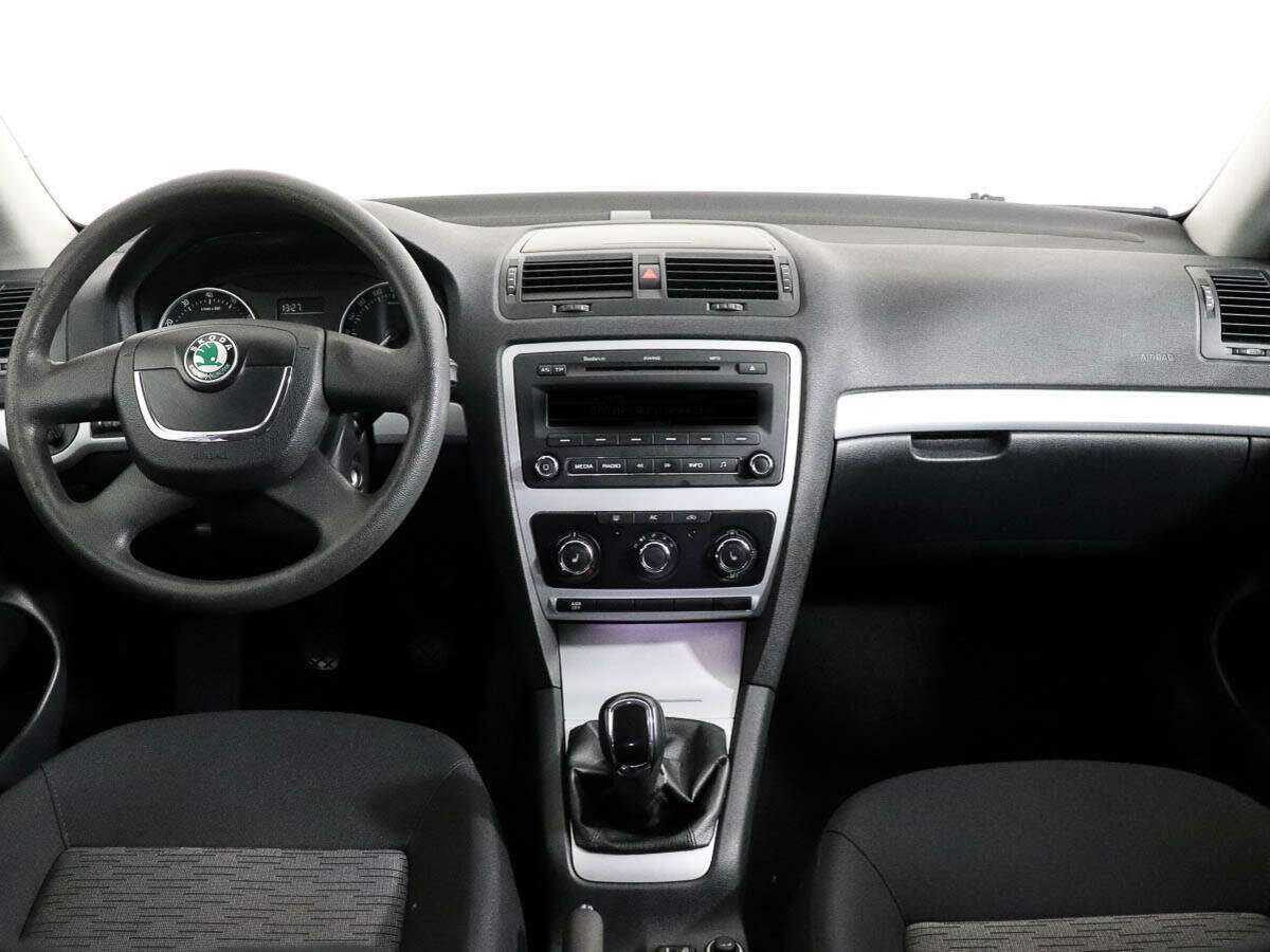 Skoda Octavia с пробегом — 2011 год. Фото: #9
