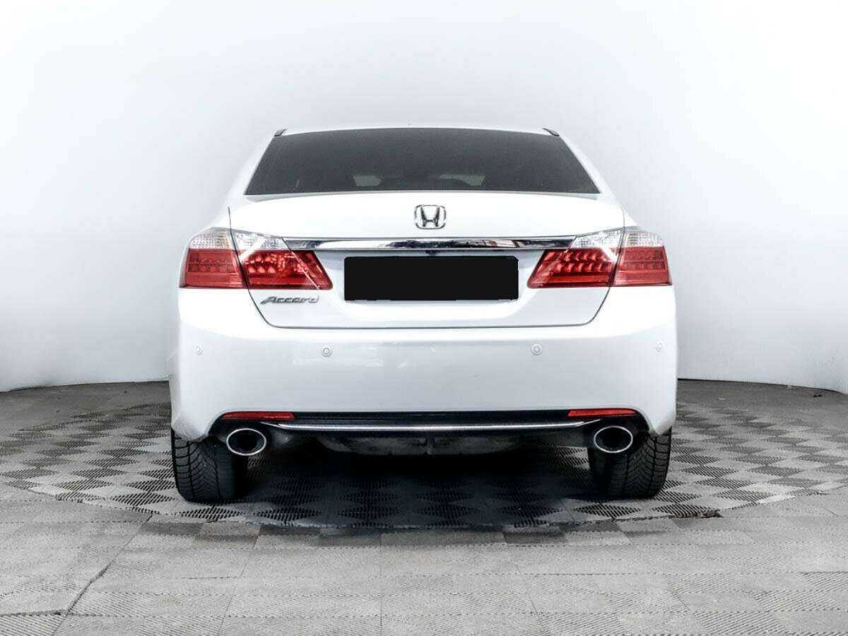 Honda Accord с пробегом — 2013 год. Фото: #4