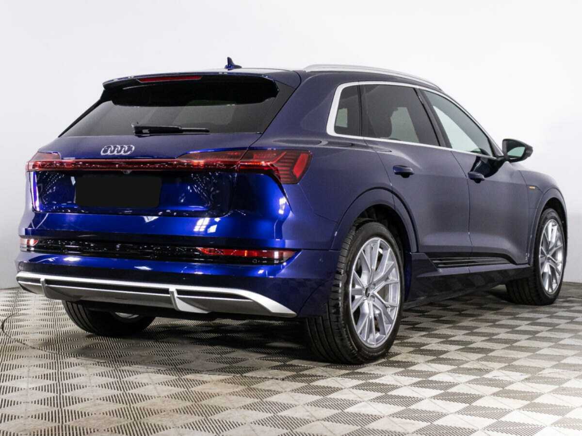 Audi e-tron с пробегом — 2022 год. Фото: #3