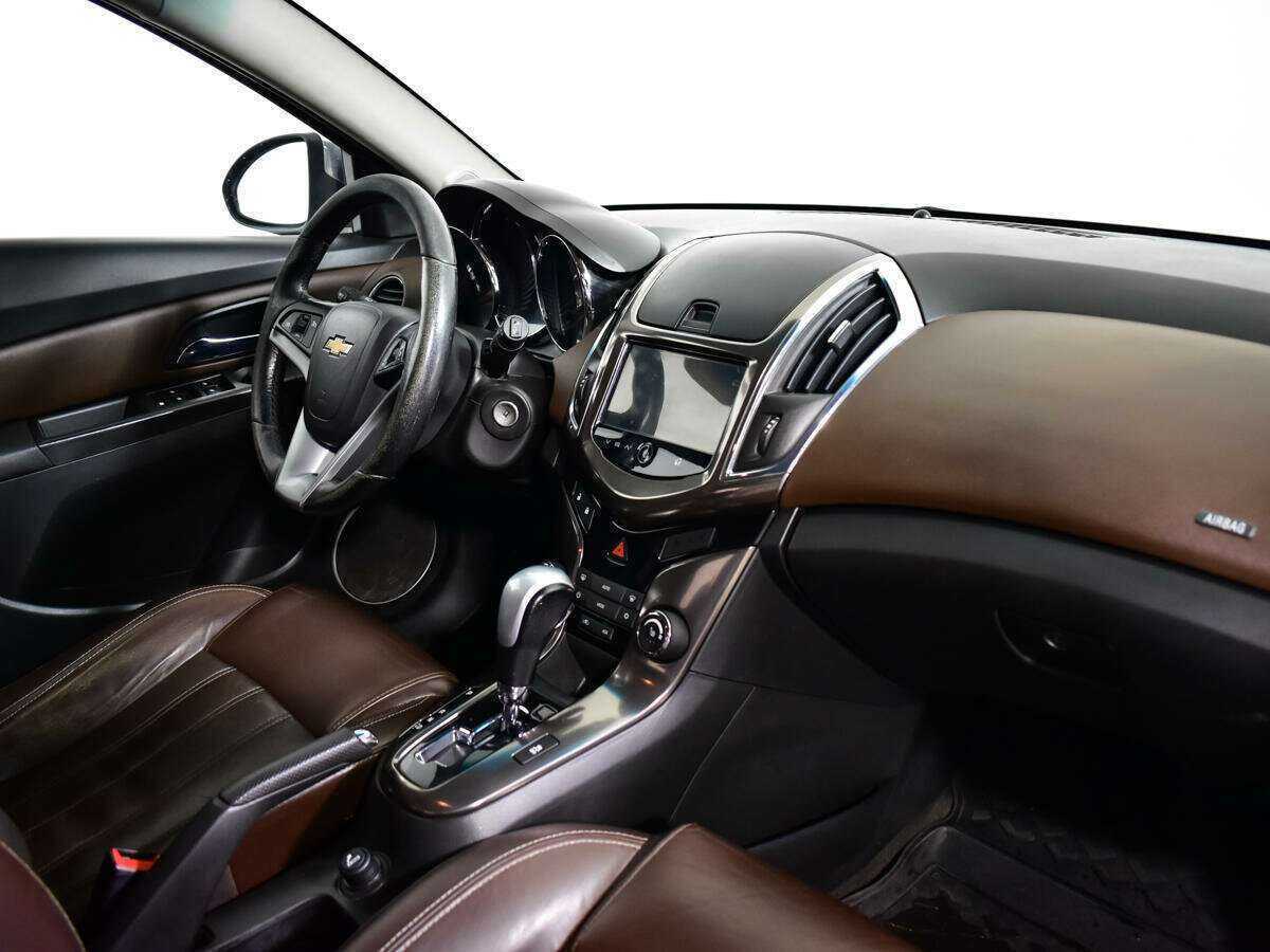 Chevrolet Cruze с пробегом — 2013 год. Фото: #8