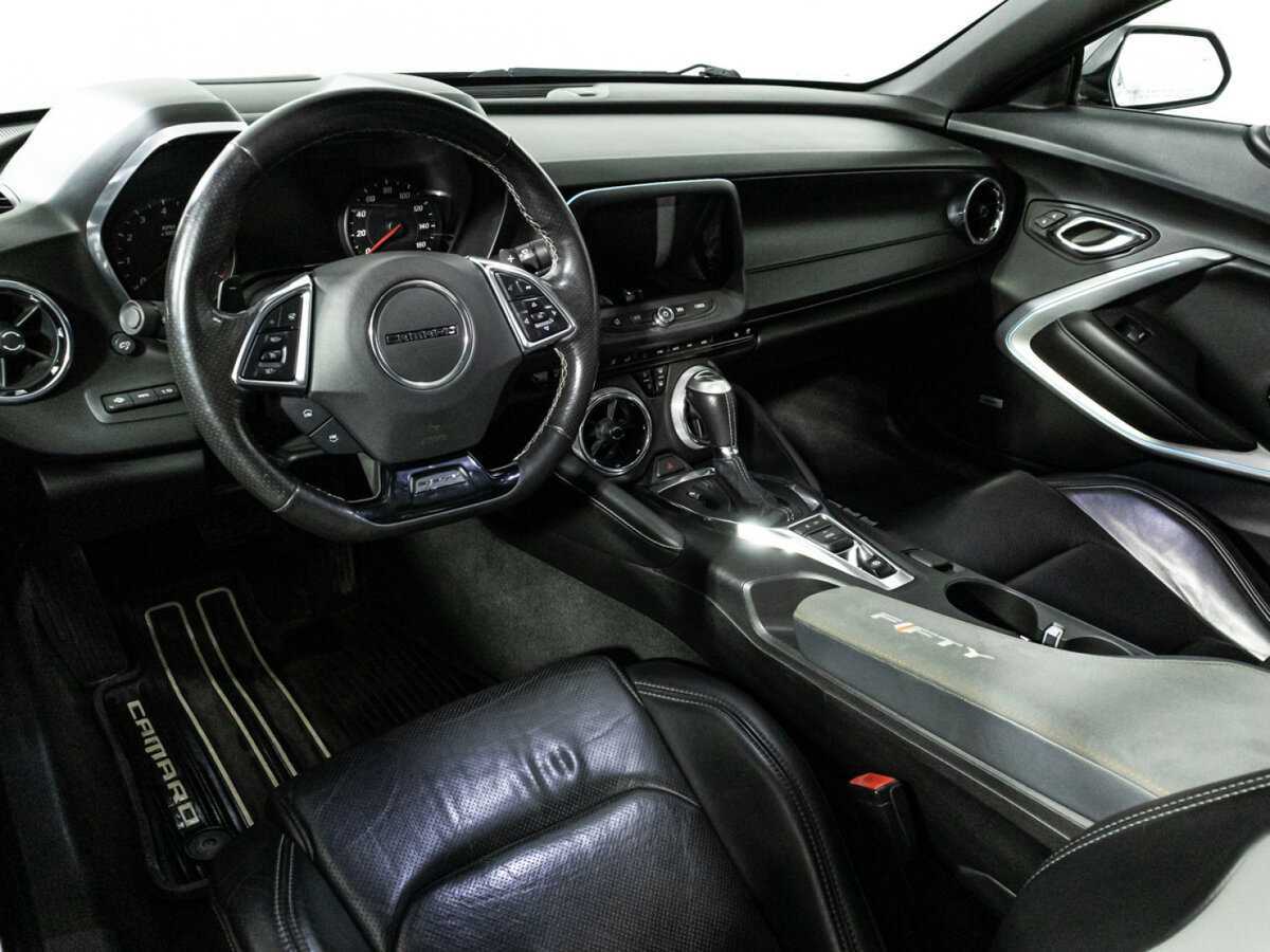 Chevrolet Camaro с пробегом — 2016 год. Фото: #10