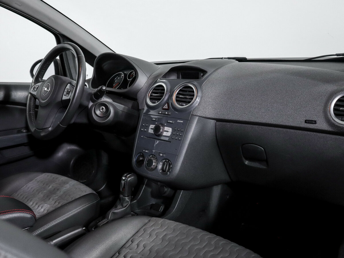 Opel Corsa с пробегом — 2011 год. Фото: #6