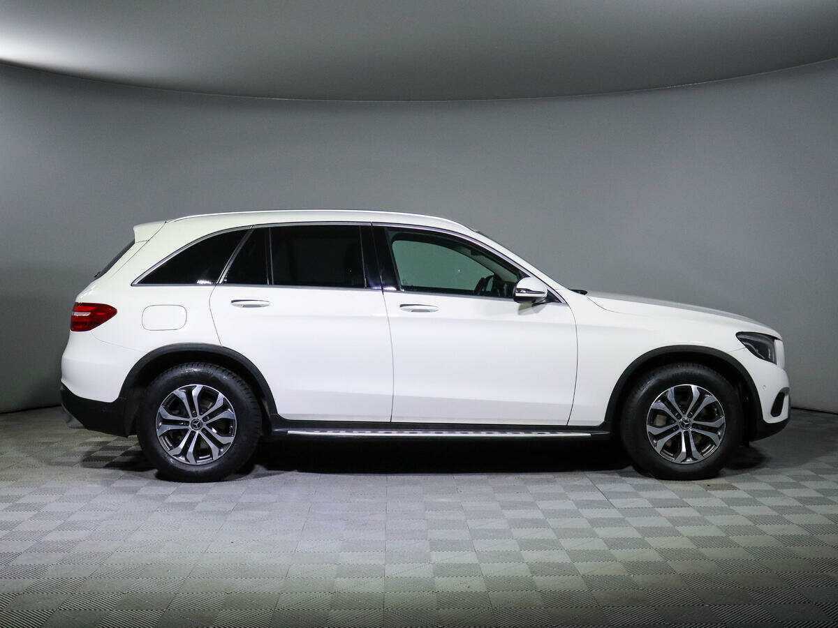Mercedes-Benz GLC с пробегом — 2017 год. Фото: #3