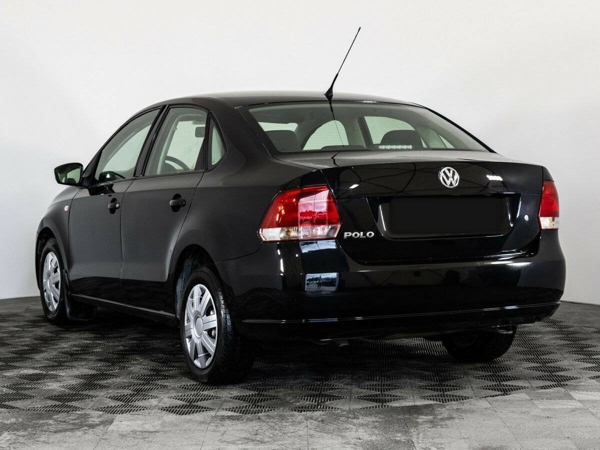 Volkswagen Polo с пробегом — 2012 год. Фото: #6