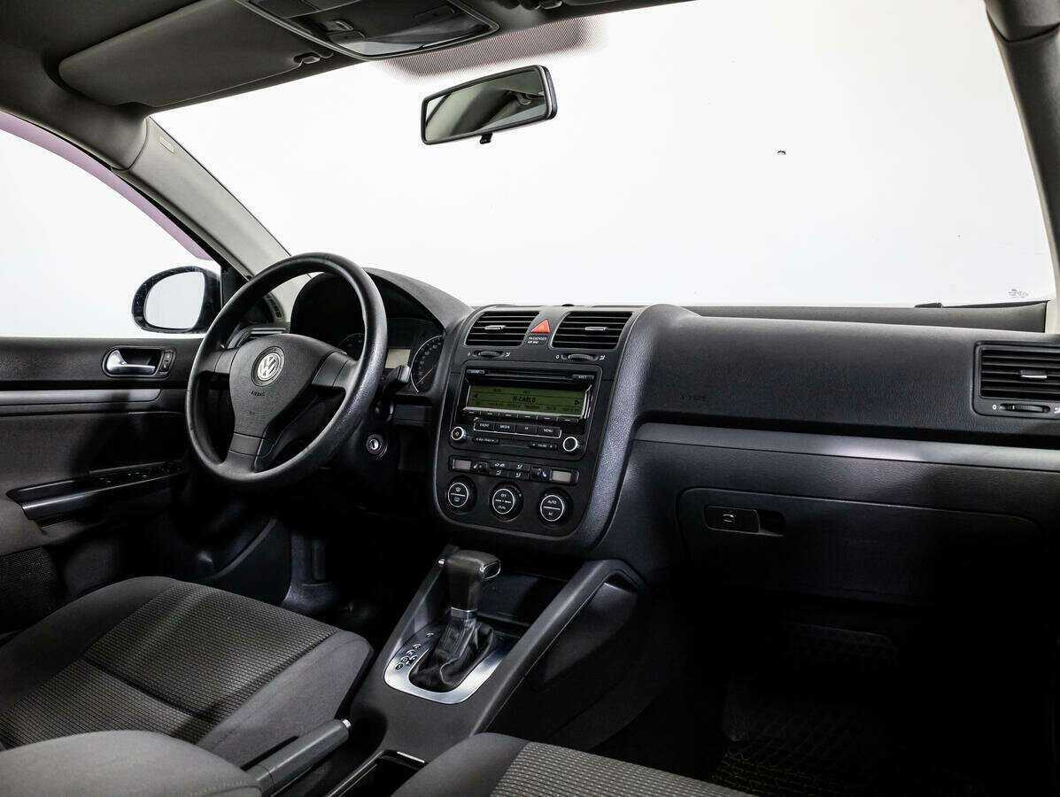 Volkswagen Jetta с пробегом — 2009 год. Фото: #8