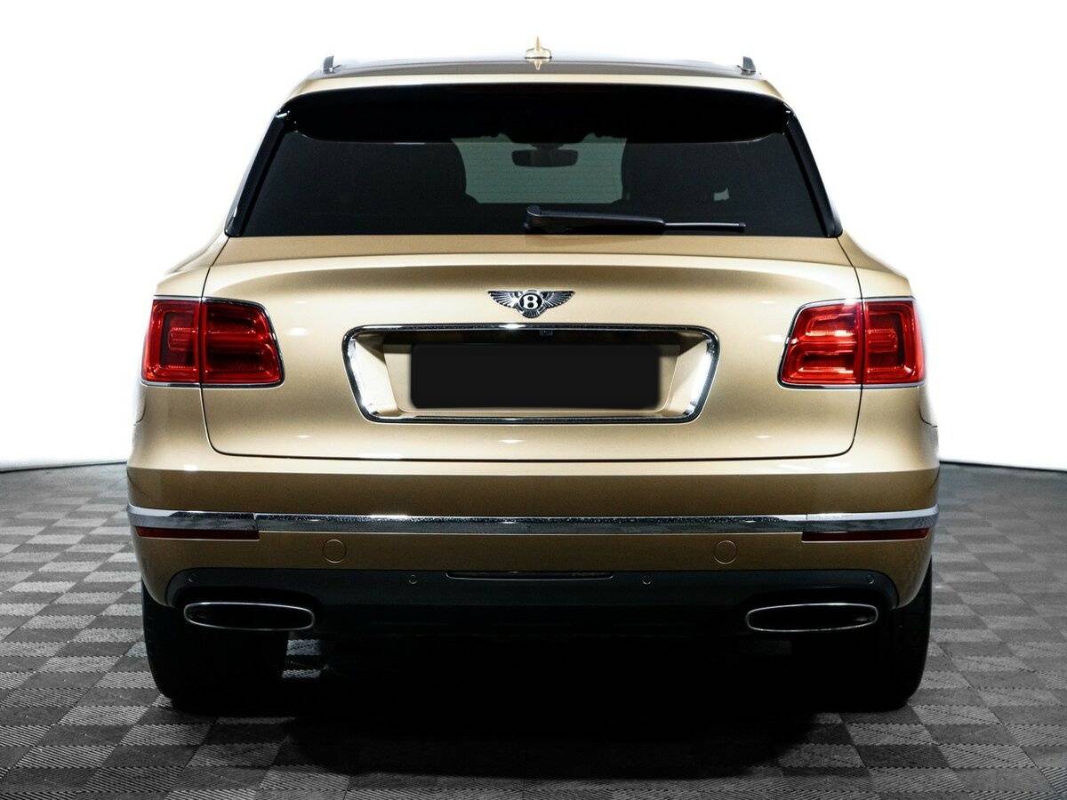Bentley Bentayga с пробегом — 2016 год. Фото: #5