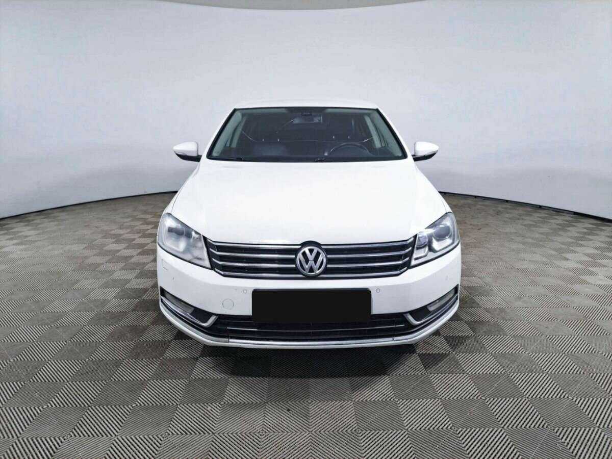 Volkswagen Passat с пробегом — 2011 год. Фото: #1