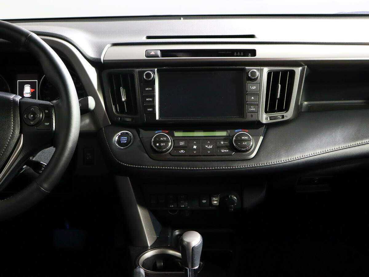 Toyota RAV4 с пробегом — 2017 год. Фото: #10