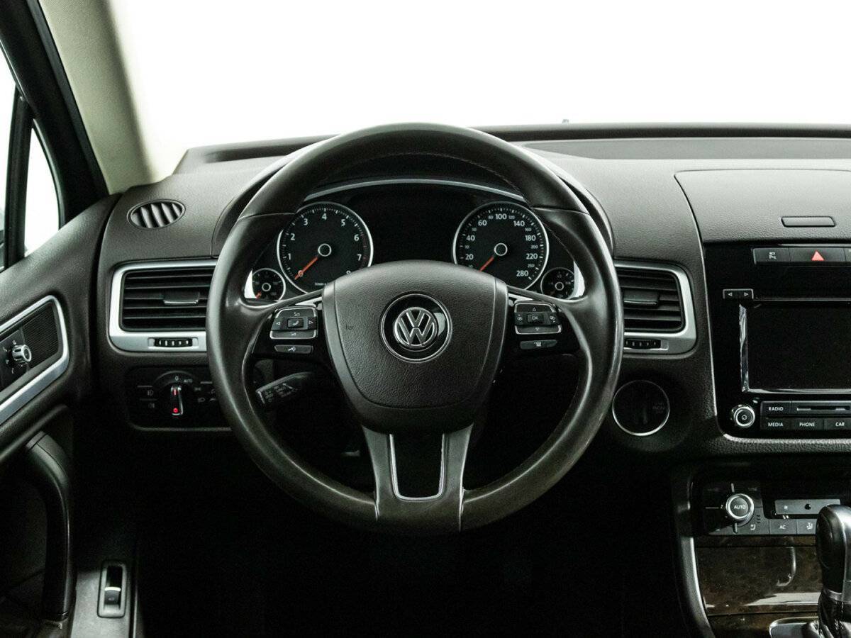 Volkswagen Touareg с пробегом — 2013 год. Фото: #22
