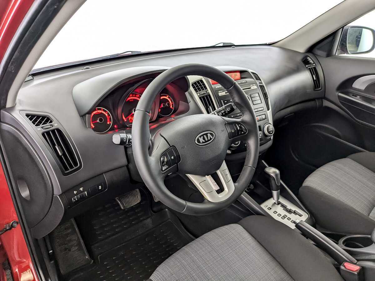 Kia Ceed с пробегом — 2012 год. Фото: #13