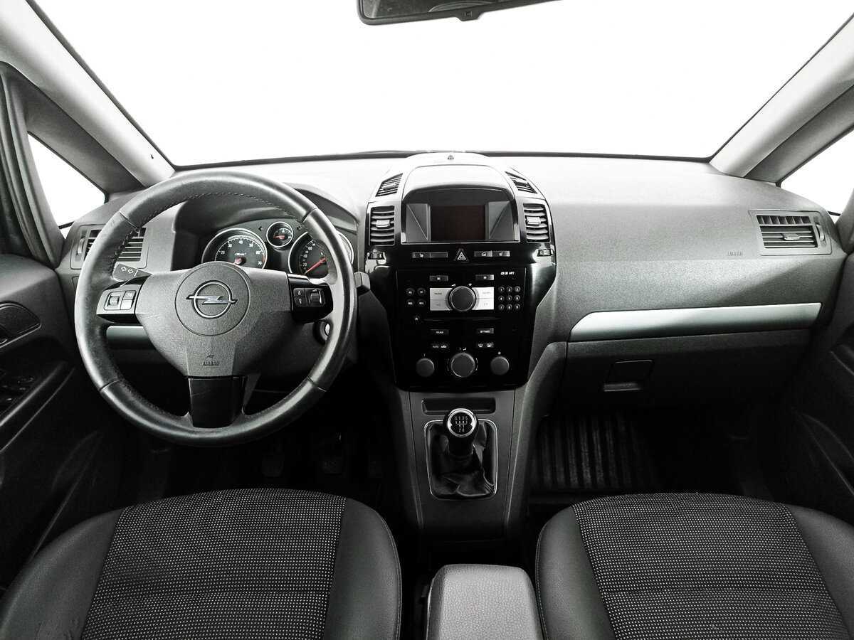 Opel Zafira с пробегом — 2011 год. Фото: #8