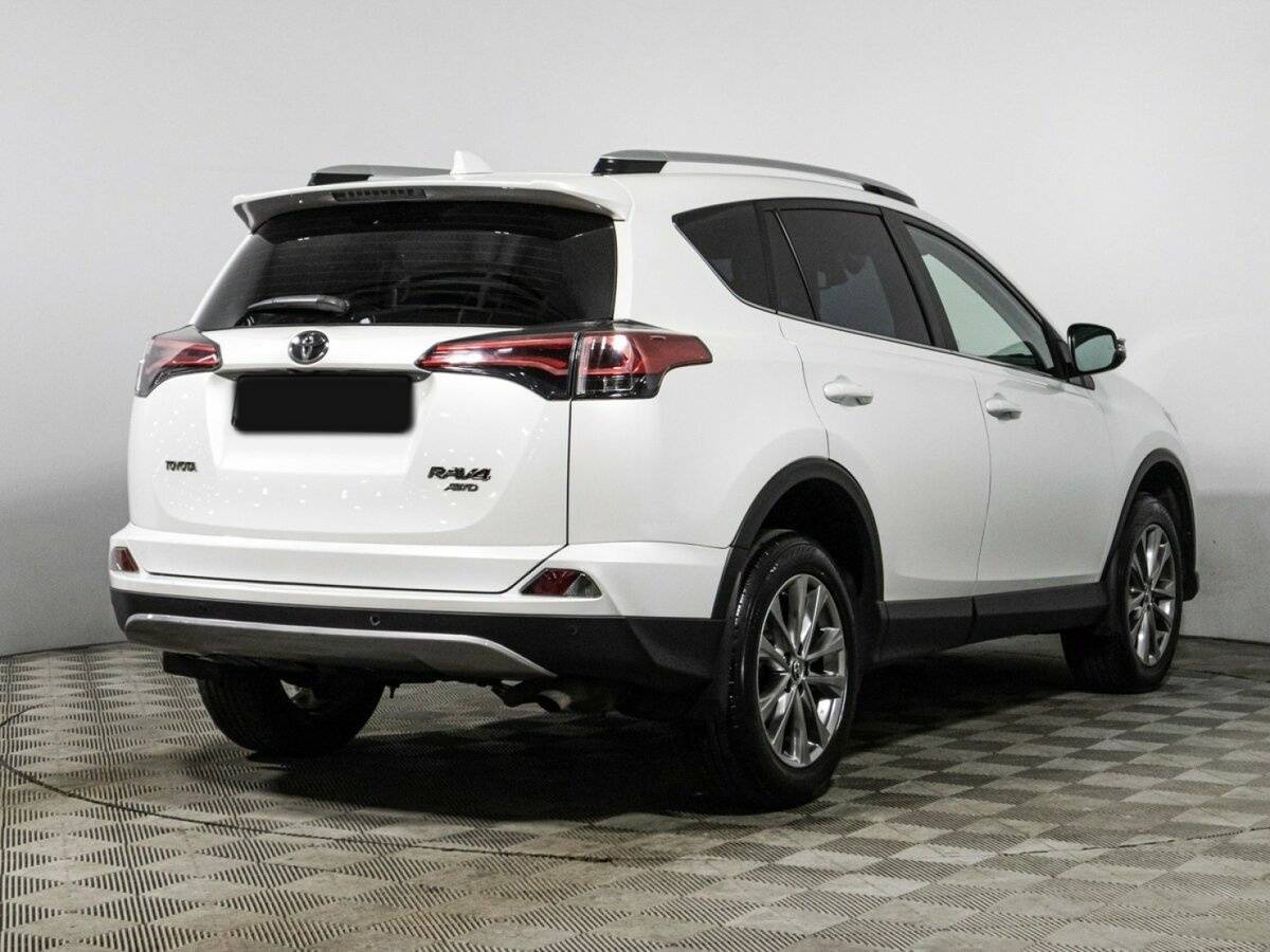 Toyota RAV4 с пробегом — 2018 год. Фото: #4