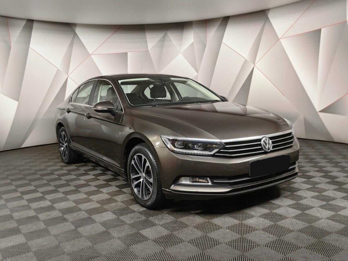 Volkswagen Passat с пробегом — 2017 год. Фото: #2