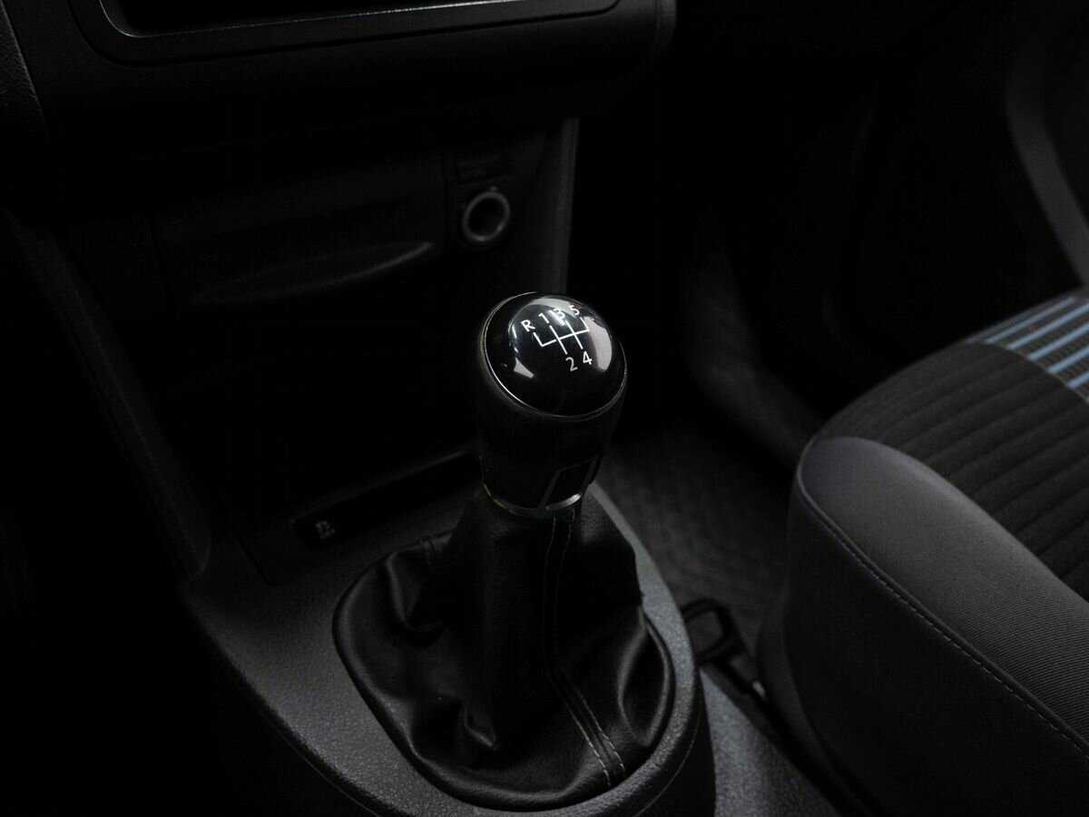 Volkswagen Caddy с пробегом — 2013 год. Фото: #22