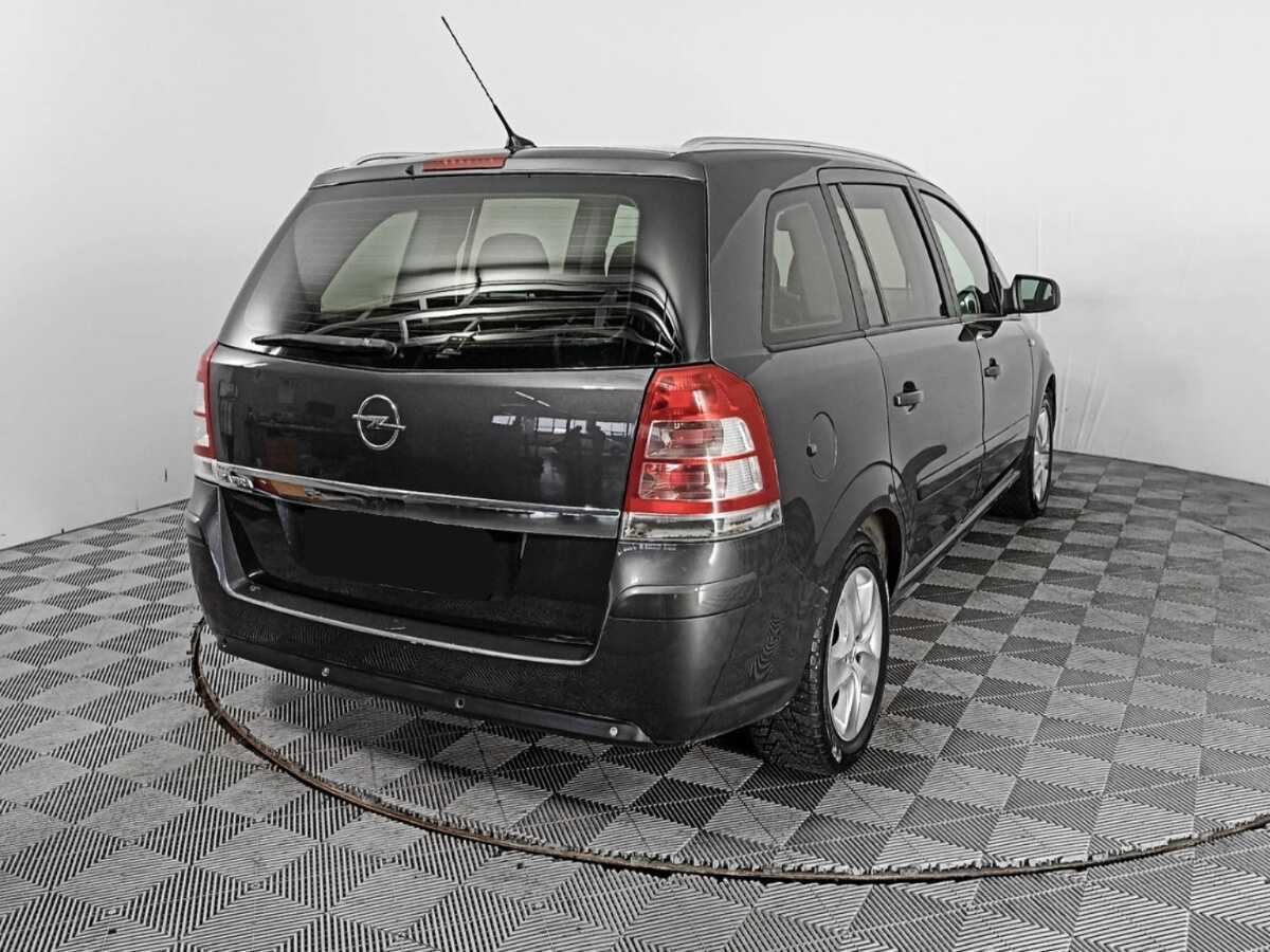 Opel Zafira с пробегом — 2012 год. Фото: #4