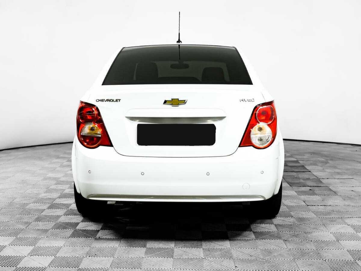 Chevrolet Aveo с пробегом — 2014 год. Фото: #5